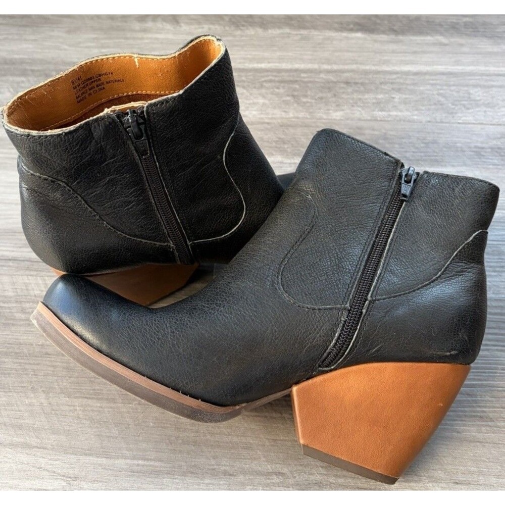 Kork-Ease Korks Women's Patrina Black Leather Bootie Size 9.5 Boots Zip - Picture 9 of 9